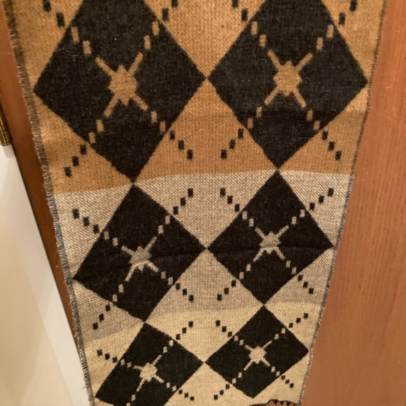 Large winter scarf - Picture 2 of 2